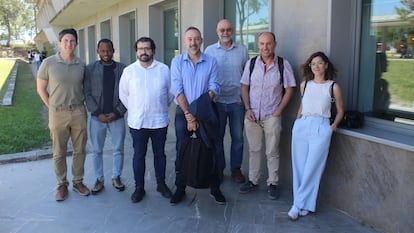 Integrantes del consorcio internacional que desarrolla el tinte fotocromático, en la Universidad Pablo de Olavide de Sevilla.