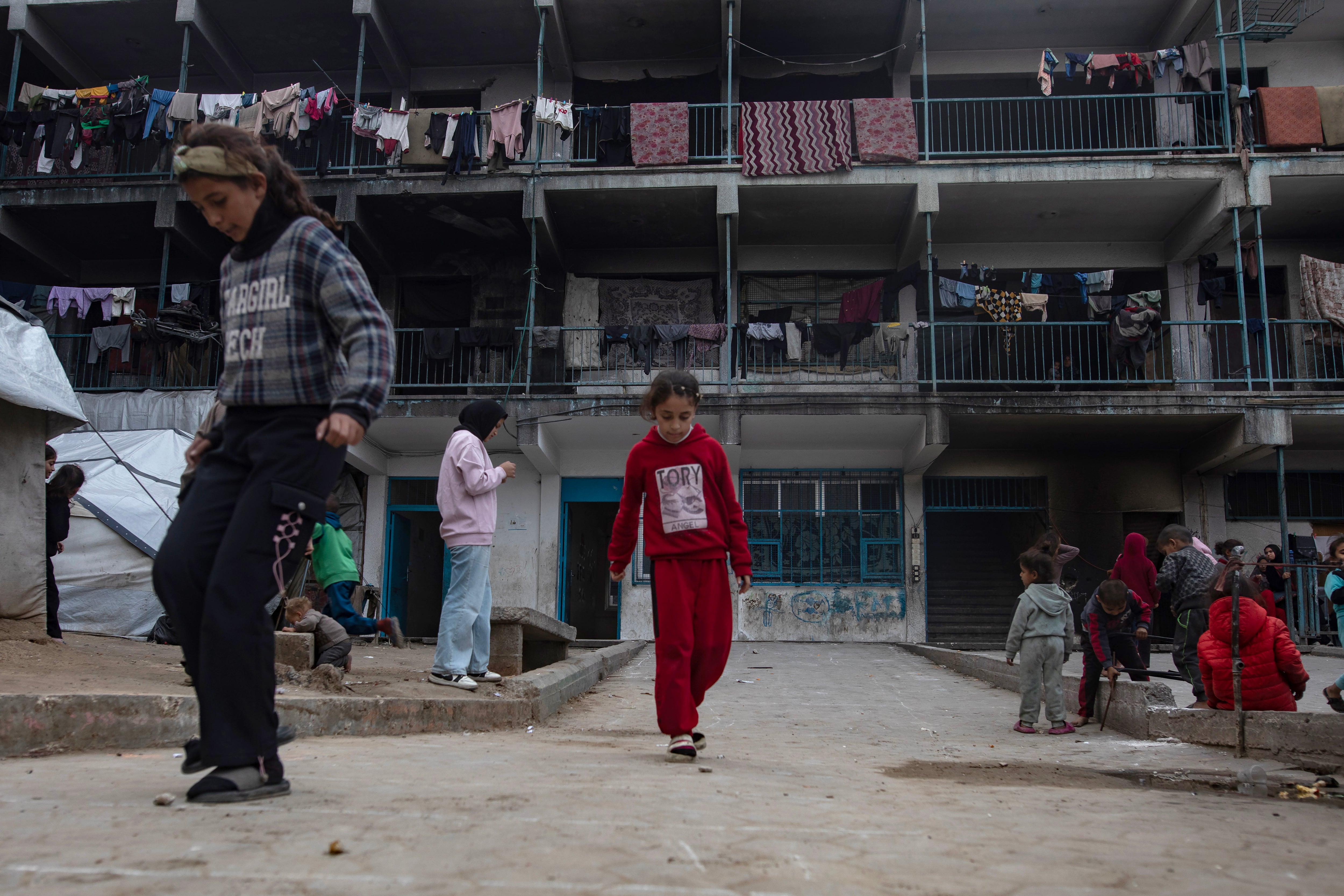 La generación perdida bajo las bombas en Gaza: “Ojalá quienes vienen detrás de mí tengan la suerte de estudiar y soñar sin miedo”