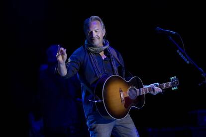 Kevin Costner. anoche en su concierto en los jardines de Pedralbes en Barcelona.