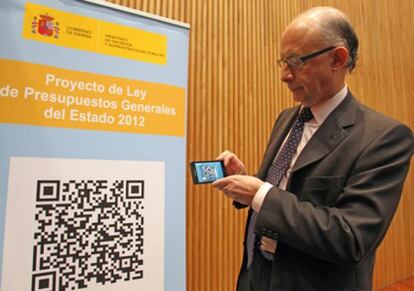 Cristóbal Montoro muestra los Presupuestos Generales del Estado 2012 en formato digital, código BIDI