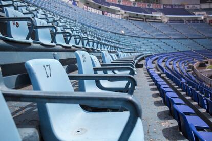 La tribuna del estadio Azul.