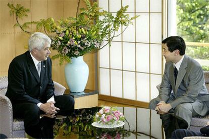 Pasqual Maragall, presidente de la Generalitat, con el príncipe heredero de Japón, Naruhito.