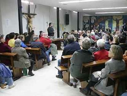 Parroquianos en San Carlos Borromeo