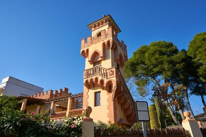 Una de las villas de aires 'belle époque' cerca del paseo marítimo de Benicàssim.