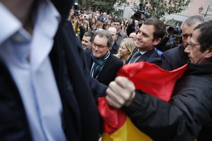 L'expresident de la Generalitat Artur Mas, abans de dirigir-se a la seu del Tribunal Suprem des de la plaça del Rey de Madrid.