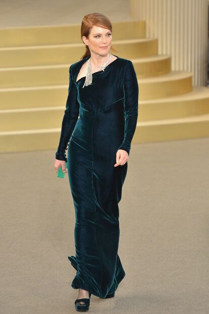 Julianne Moore, perfecta en el casino de Chanel.