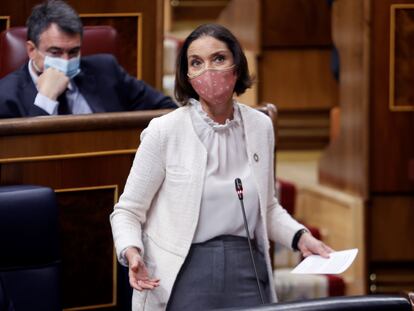 La ministra de Industria, Reyes Maroto, este miércoles en el Congreso.