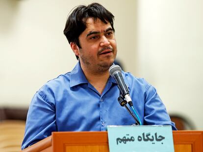El activista Ruhollah Zam durante su juicio ante un tribunal revolucionario.