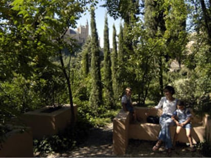 Desde el Romeral de San Marcos se disfruta de vistas privilegiadas del alcázar de Segovia. En la fotografía, la perspectiva desde el patio del Pino.