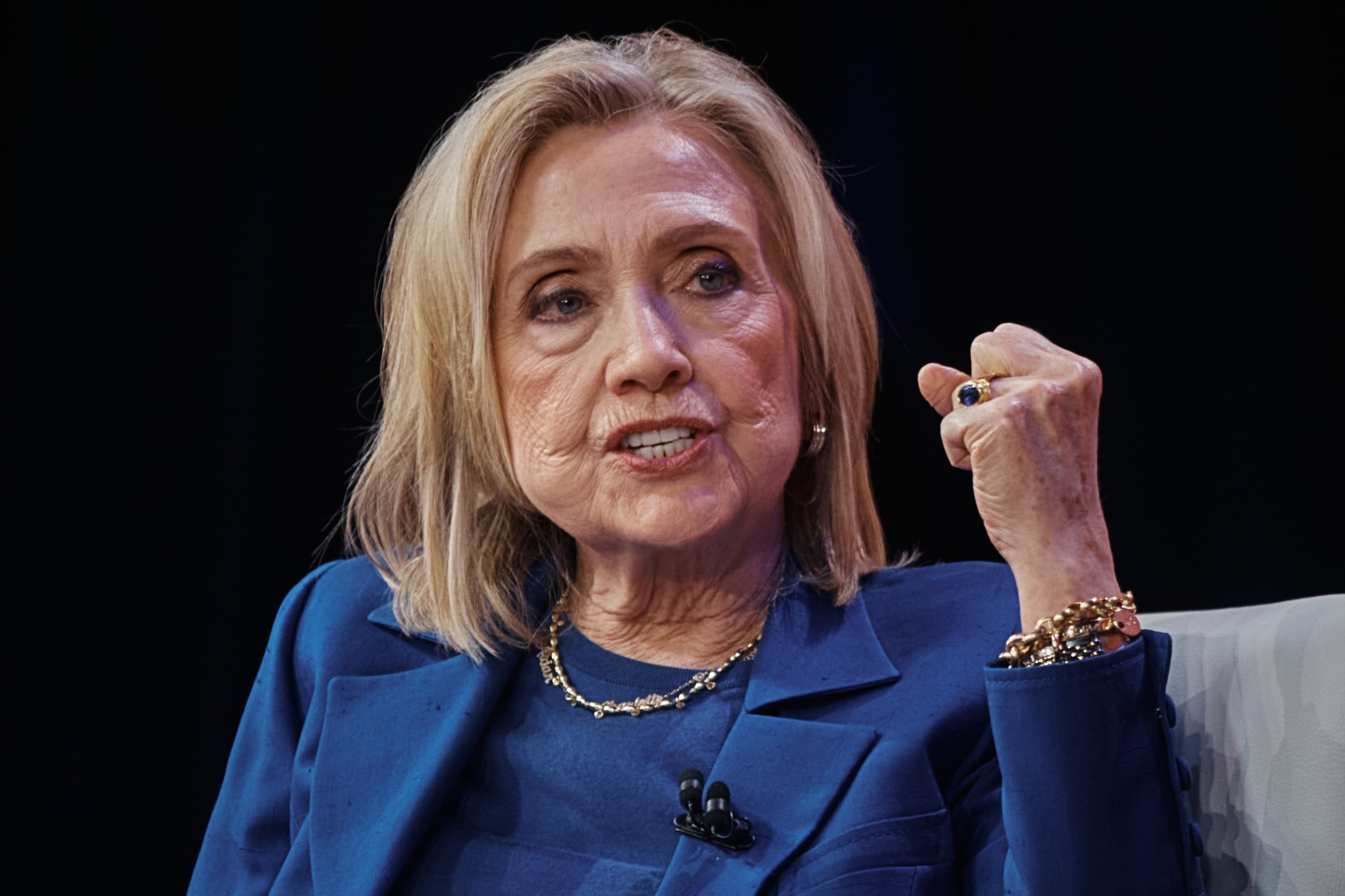 Hillary Clinton, al Congreso: “No recuerdo haber coincidido nunca con Epstein”