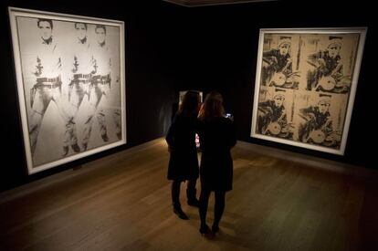 'Triple Elvis' y 'Cuatro Marlons', de Andy Warhol, expuestos en Londres antes de ser subastados en Nueva York.