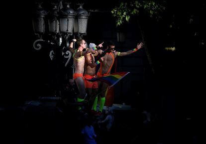 Participantes durante la marcha del Orgullo Gay 2017.