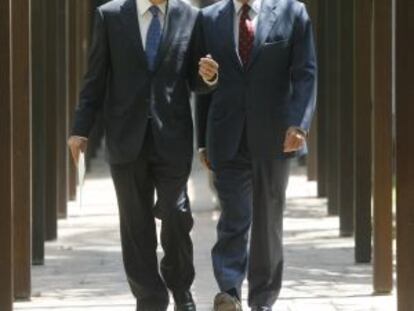 José Antonio Griñán (l) and Manuel Chaves in 2009.