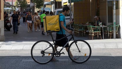 Un repartidor de Glovo, en Madrid. 
 