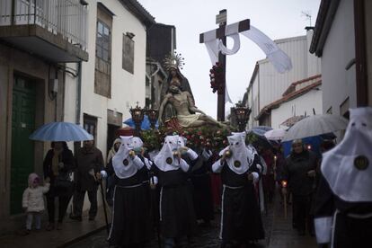 Procesión de la Quinta Angustia, que se celebra el Viernes Santo en Santiago de Compostela.