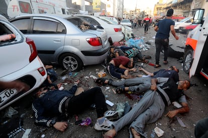 Varios muertos y heridos tras el ataque a la entrada del hospital Al-Shifa en Ciudad de Gaza este viernes.