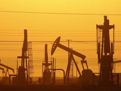 Planta de extracción a través del 'fracking' en California.