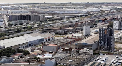 Empresas en el polígono industrial de la Zona Franca de Barcelona.