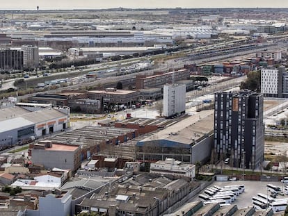 Empresas en el polígono industrial de la Zona Franca de Barcelona.