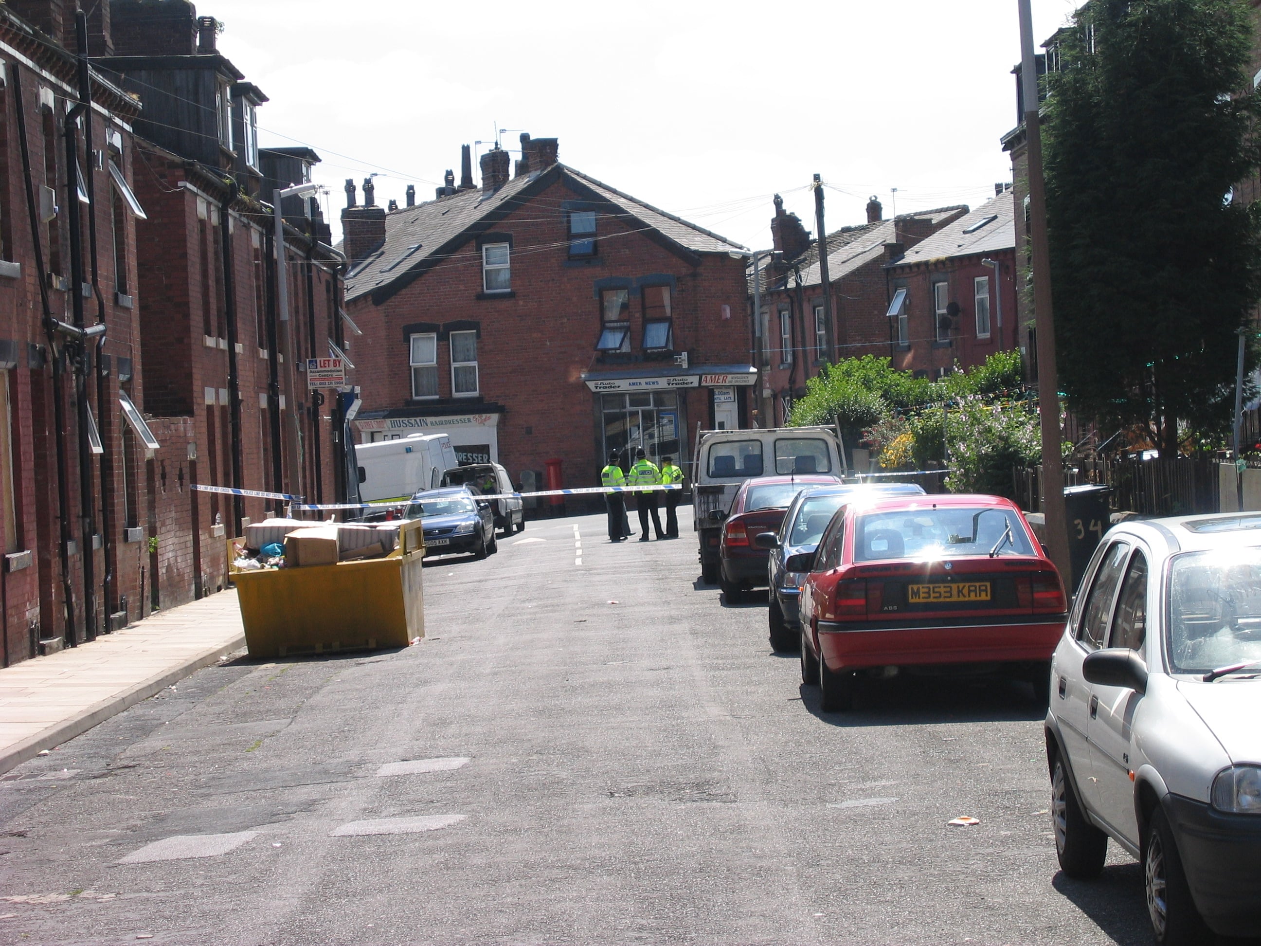 Despliegue policial en el barrio de Beeston (Leeds), el 13 de julio de 2005.