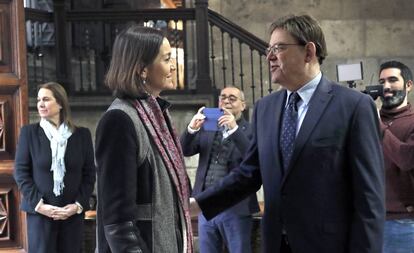 La ministra de Industria, Reyes Maroto, con el presidente valenciano Ximo Puig.