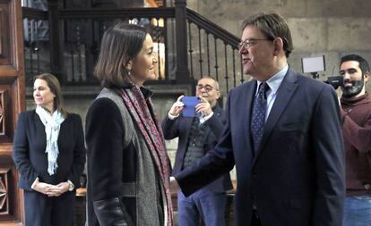 La ministra de Industria, Reyes Maroto, con el presidente valenciano Ximo Puig. 