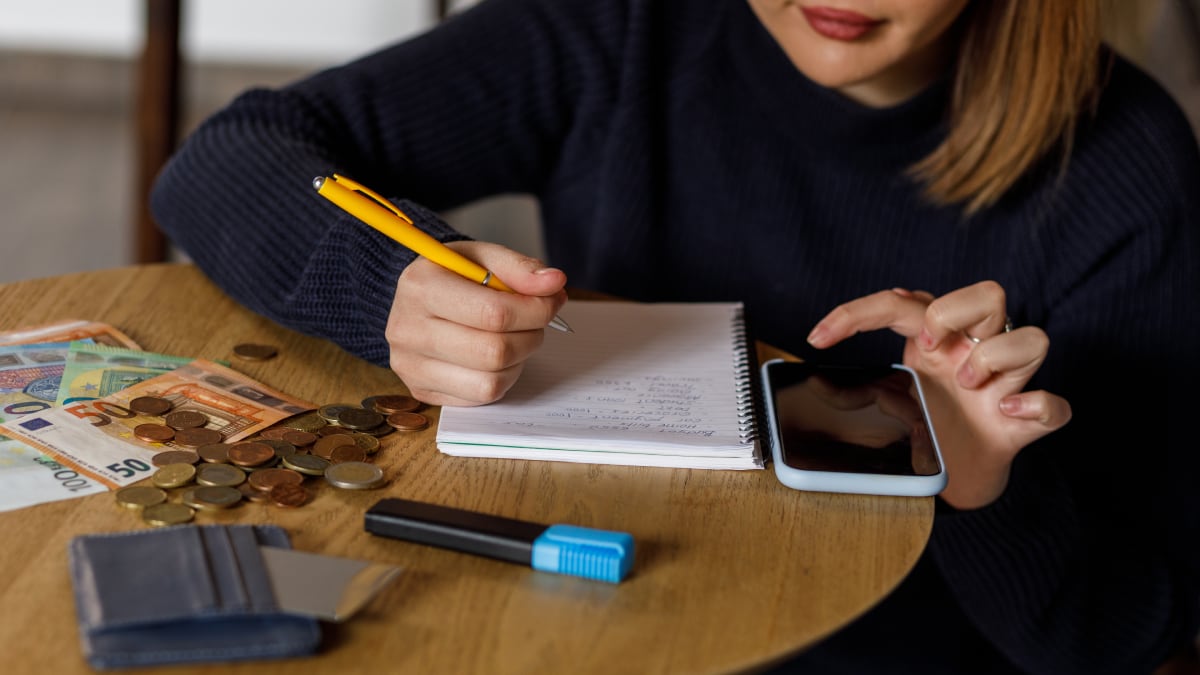 Испанские вкладчики ищут выход из финансового кризиса