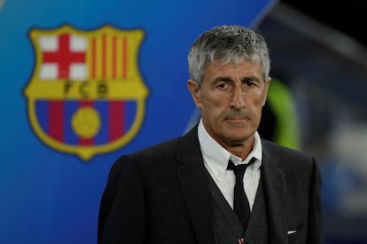 Quique Setién, durante el partido de Champions ante el Nápoles en el Camp Nou.