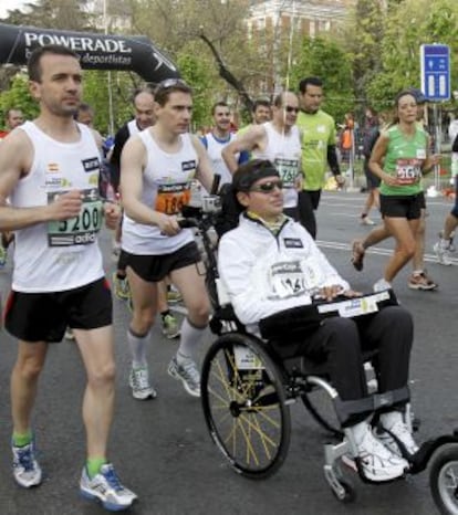 El equipo de Carlos empieza la carrera.