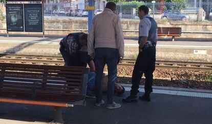 El suposat autor dels trets al tren en el moment de la detenció.