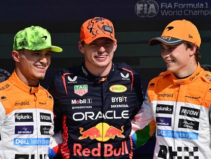 Lando Norris, Max Verstappen y Oscar Piastri posan tras la clasificación del GP de Gran Bretaña, este sábado en Silverstone.