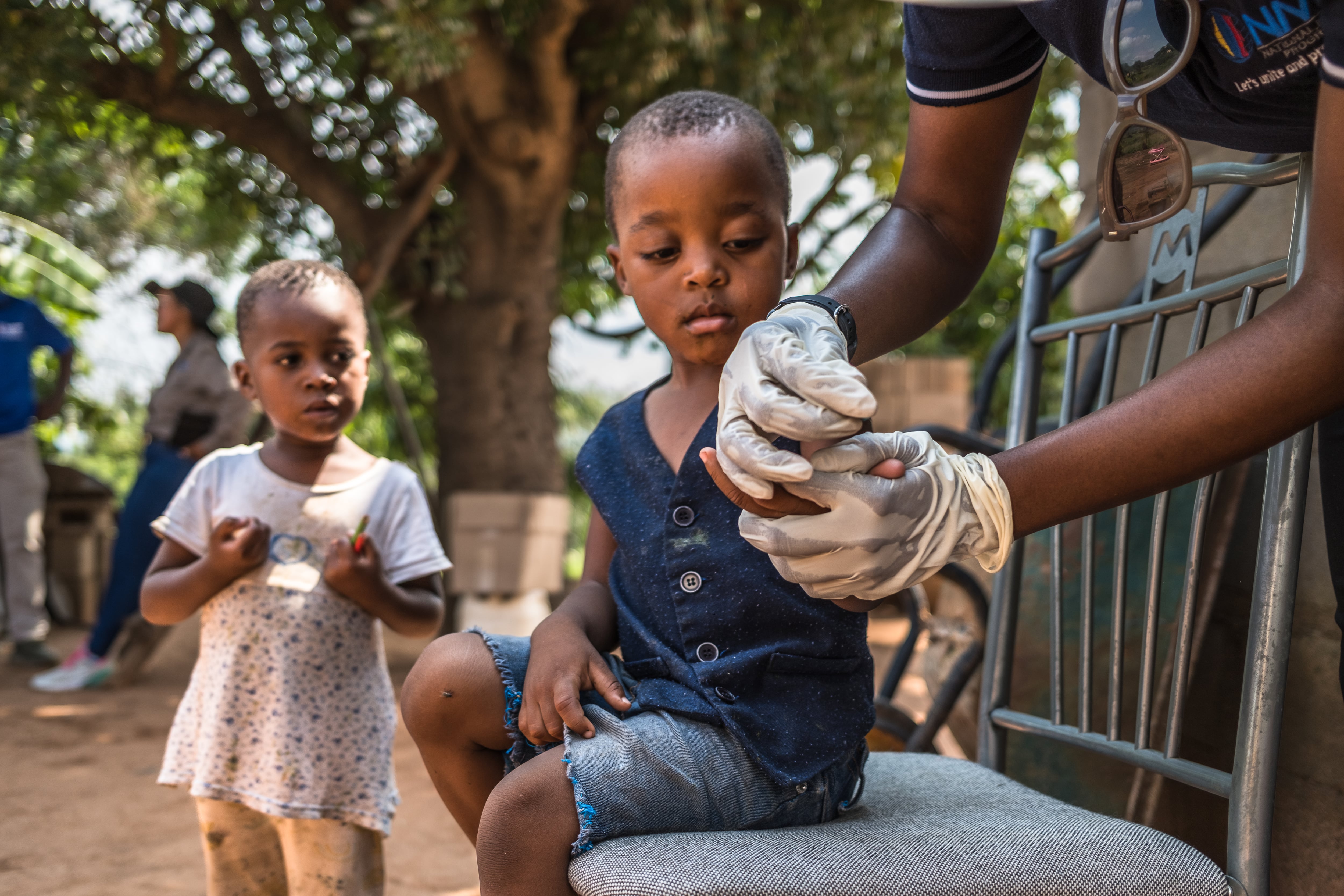 Persiguiendo a la malaria en la última aldea de Esuatini: “Seremos el primer país de África subsahariana declarado libre de la enfermedad”
