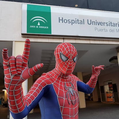 El Spiderman que acudía al Hospital del Mar de Cádiz, Manuel Márquez.