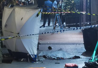 Lugar donde falleció acuchillado un menor de 15 años, en la calle Atocha de Madrid, el pasado 9 de febrero.