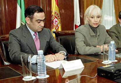 Teófila Martínez, junto a Manuel Rodríguez Castro.