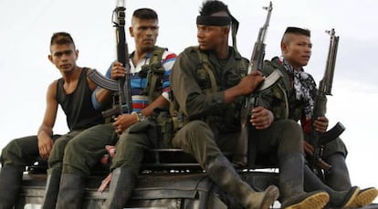 Un grupo de guerrilleros llegan a El Diamante para el congreso de las FARC, en septiembre de 2015.