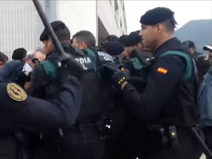 Càrregues policials a Sant Joan de Vilatorrada l'1-O.