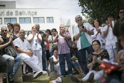 Los manifestantes han llegado a cortar varios carriles de la Avenida Granv&iacute;a de Hospitalet