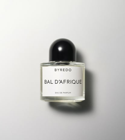 Es uno de los productos más vendidos de la marca y uno de los aromas más reconocidos de Byredo. Con esta fragancia, Ben Gorham quiso homenajear a su padre, que vivió y trabajó en África más de una década. Obra del perfumista Jerome Epinette, quiso atrapar lo que el progenitor le narraba sobre el continente, de cómo viajó en barcos de carga, de cómo conoció a gente de otra cultura, además de darle una nota imaginaria sobre estas vivencias. Se trata de una fragancia cítrica, floral y aromática. Es una carta de amor a África. Precio: 140 euros.