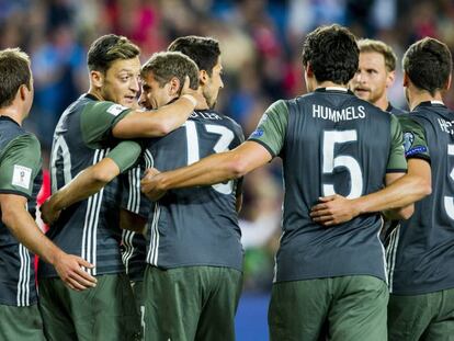 Los jugadores alemanes celebran un gol ante Noruega. 