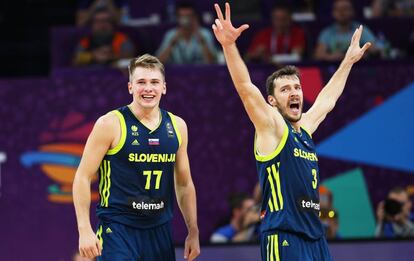 Doncic y Dragic en la semifinal.