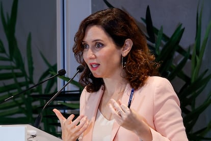 La presidenta de la Comunidad de Madrid, Isabel Díaz Ayuso, el lunes durante su intervención en un foro.