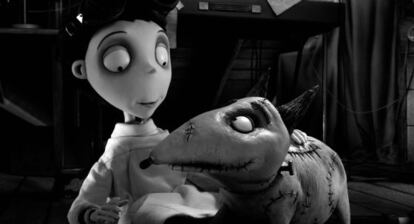 Los dos protagonistas del filme: Víctor Frankenstein y su perro 'Sparky'.
