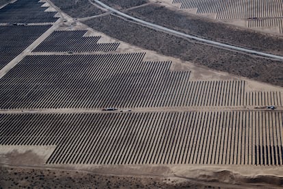 Vista aérea del campo de celdas solares de Puerto Peñasco (Sonora).