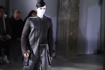 Momento del desfile de Rick Owens