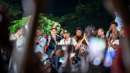 Gustavo Petro habla durante cabildo abierto en Barranquilla, el 20 de mayo de 2025. 