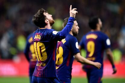 MADRID, SPAIN - APRIL 21: Lionel Messi of Barcelona celebrates after scoring the teams second goal during the Spanish Copa del Rey match between Barcelona and Sevilla at Wanda Metropolitano on April 21, 2018 in Barcelona, . (Photo by Denis Doyle/Getty Images)