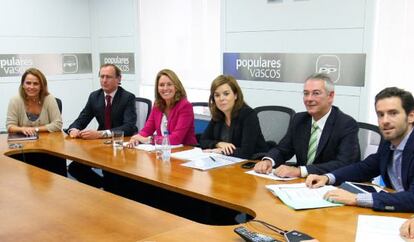 Santamar&iacute;a, en la reuni&oacute;n con la direcci&oacute;n del PP vasco.