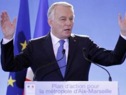 El primer ministro francés, Jean-Marc Ayrault, pronuncia un discurso en un acto celebrado en París (Francia), el pasado 8 de noviembre. EFE/Archivo