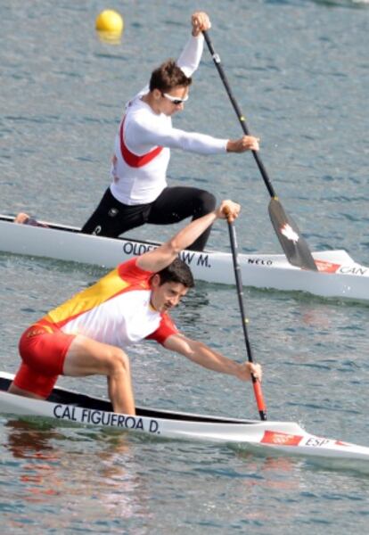 David Cal, en primer término, rema por delante del canadiense Oldershaw.